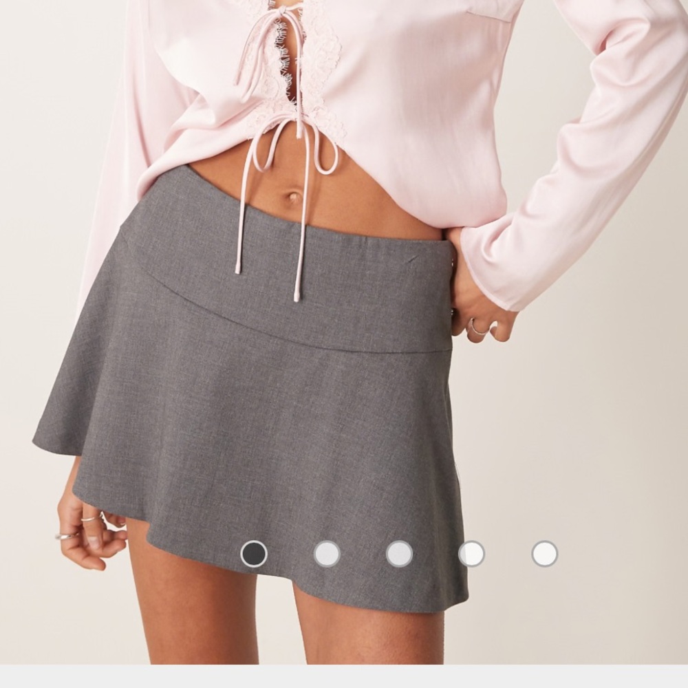 NEW Abercrombie mini skirt / skort. Grey size medium